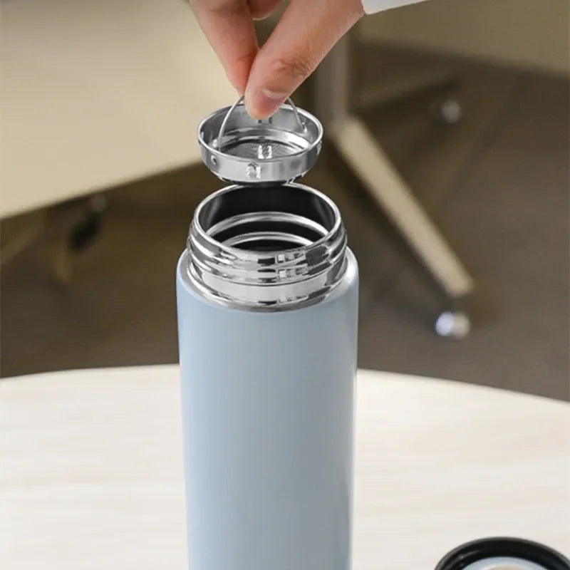 Garrafa Térmica Inteligente 500ml com Display LED – Mantém Quente ou Frio por até 24h, Design Portátil e Moderno